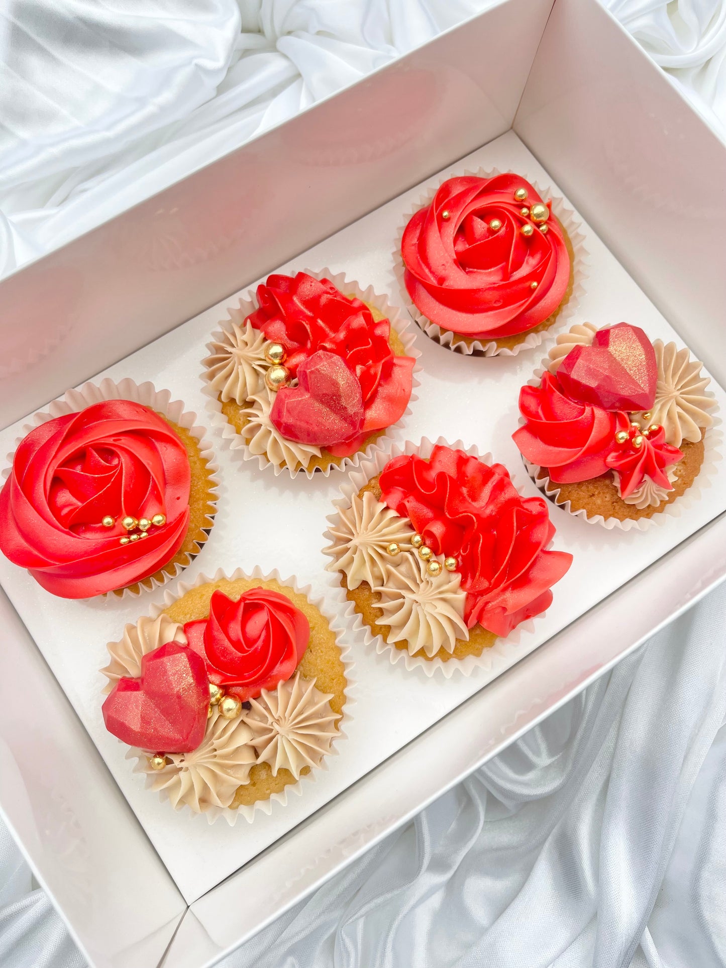 6 Box Valentines Cupcakes