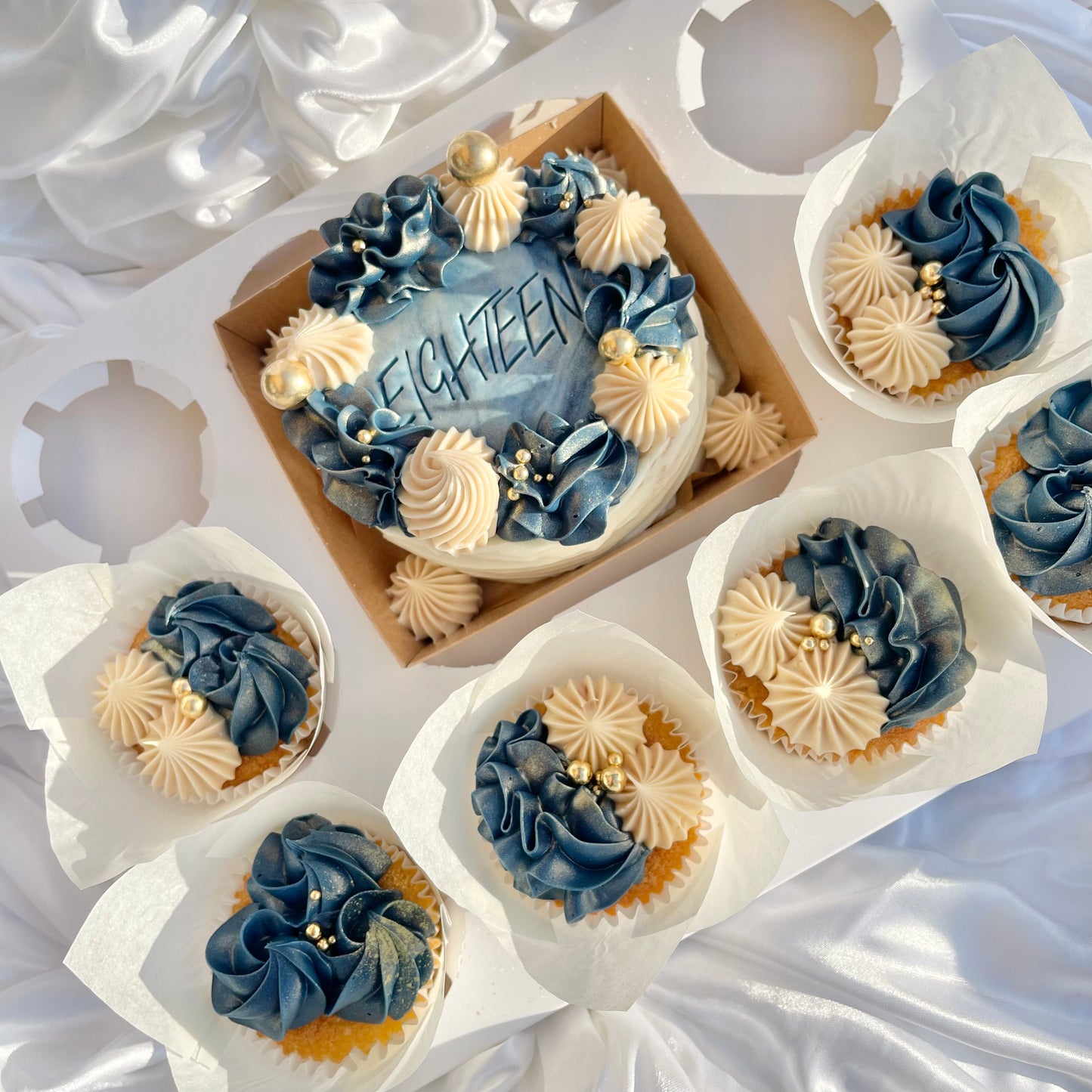 Bento Cake & 6 Cupcake Set Gift Box