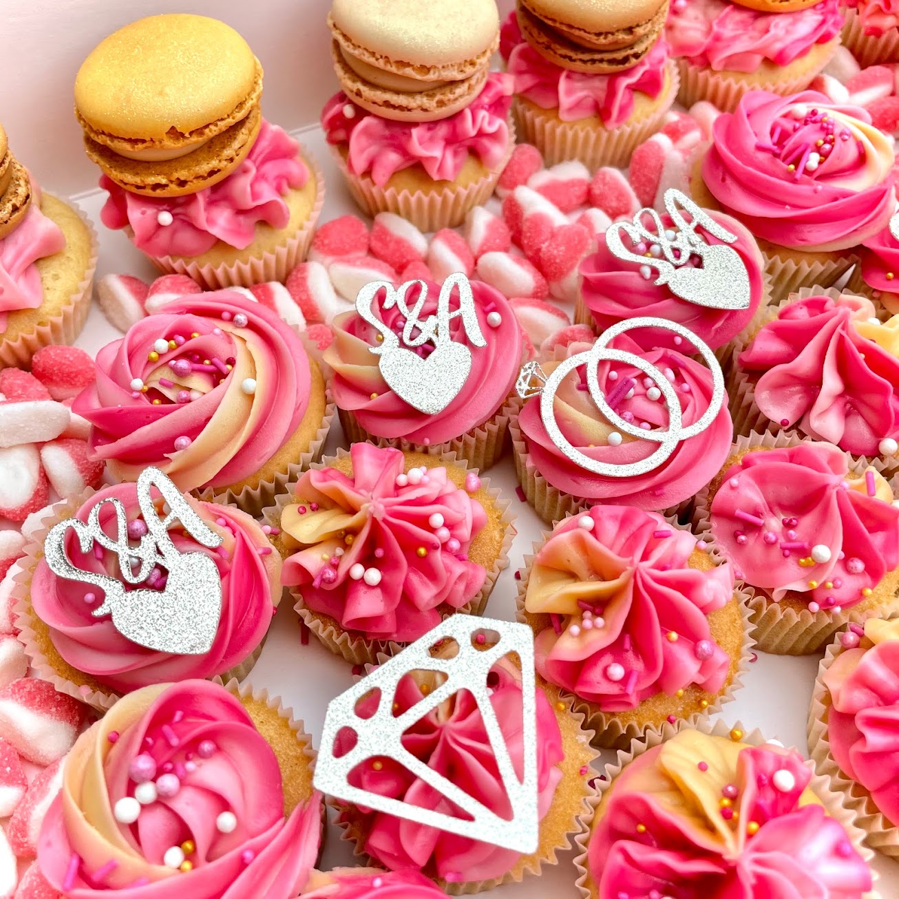 Mini macaroons cupcakes