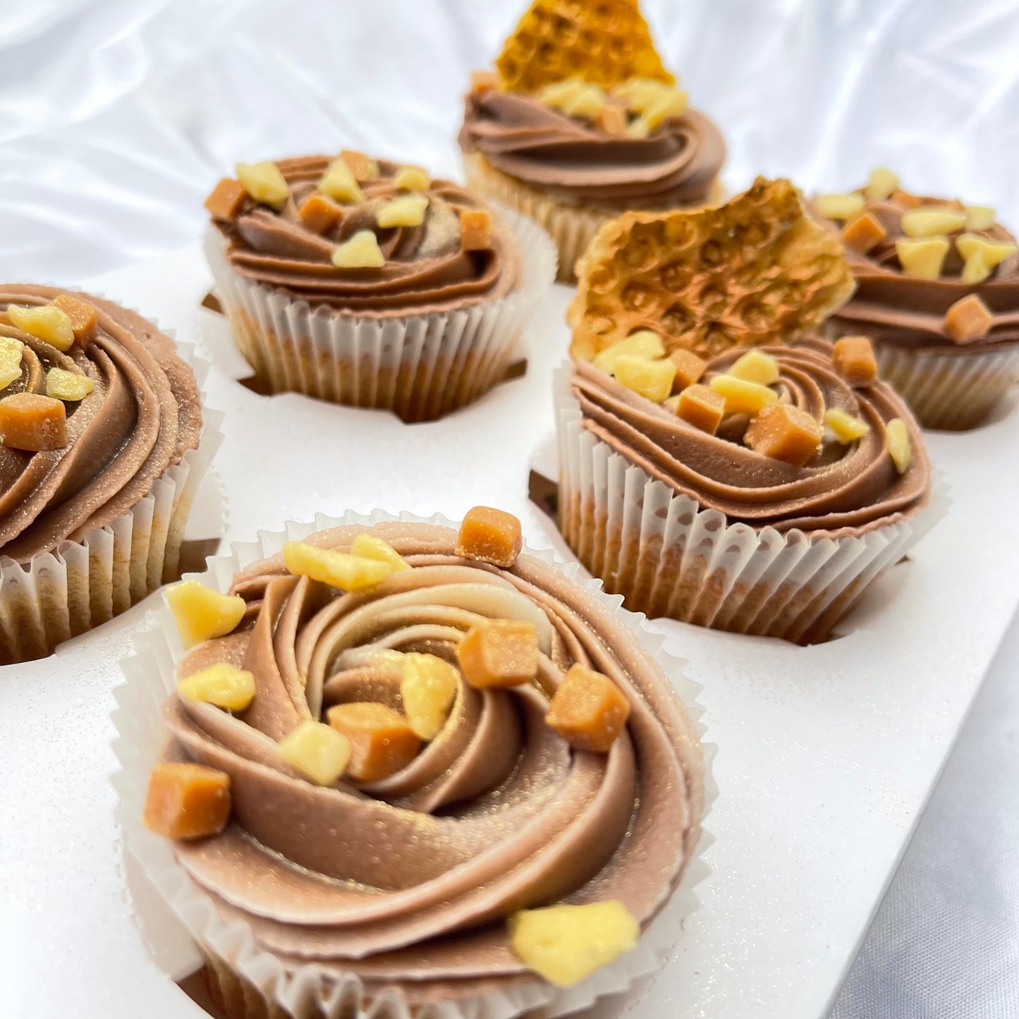 6 Toffee and Honeycomb Cupcakes