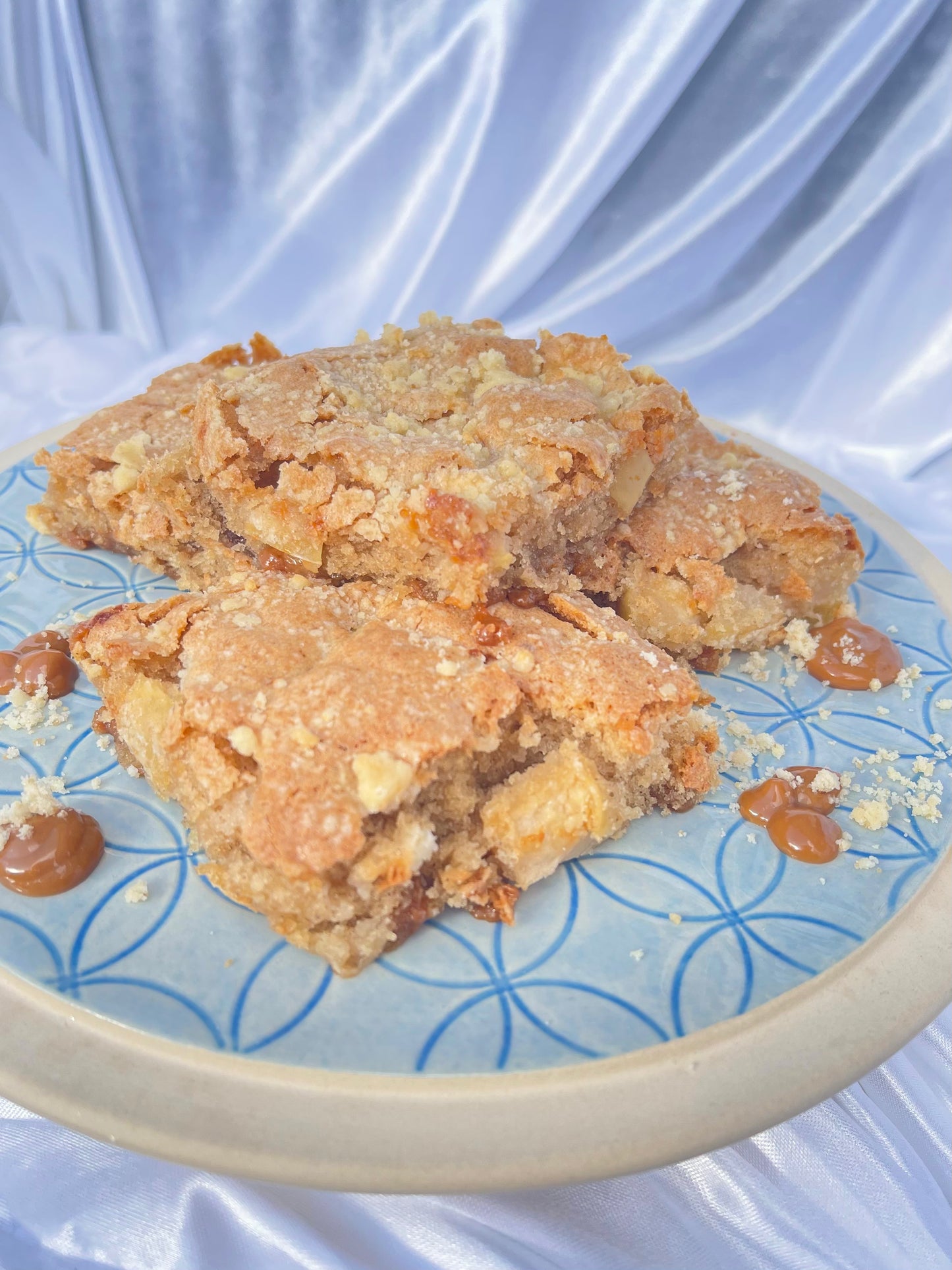 Apple Crumble Cinnamon Blondie