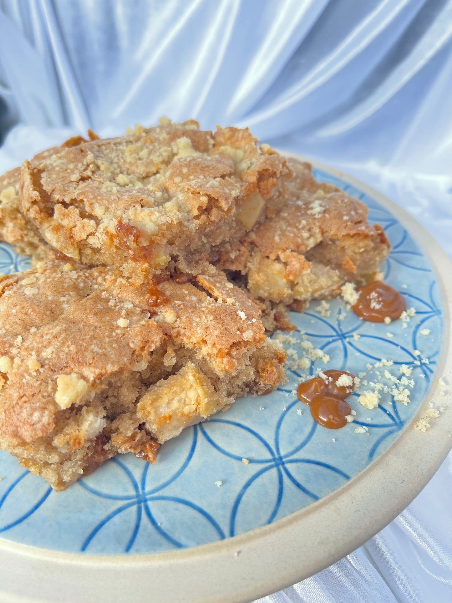 Apple Crumble Cinnamon Blondie
