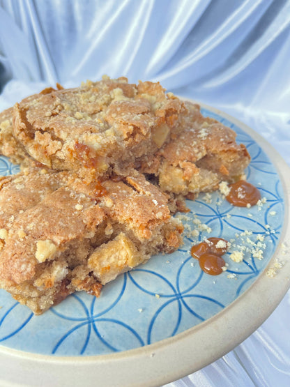 Apple Crumble Cinnamon Blondie